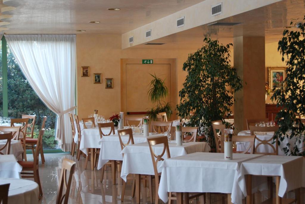 Vecchia Brianza Hotel Seveso Exterior photo